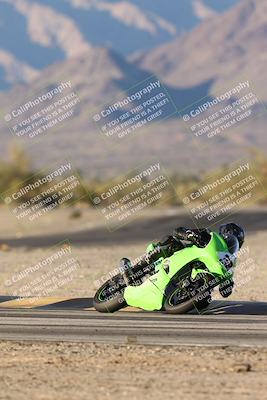 media/Dec-07-2025-CVMA (Sun) [[3e7d2de5dc]]/Race 18-Formula Twins-Formula 40 UL/